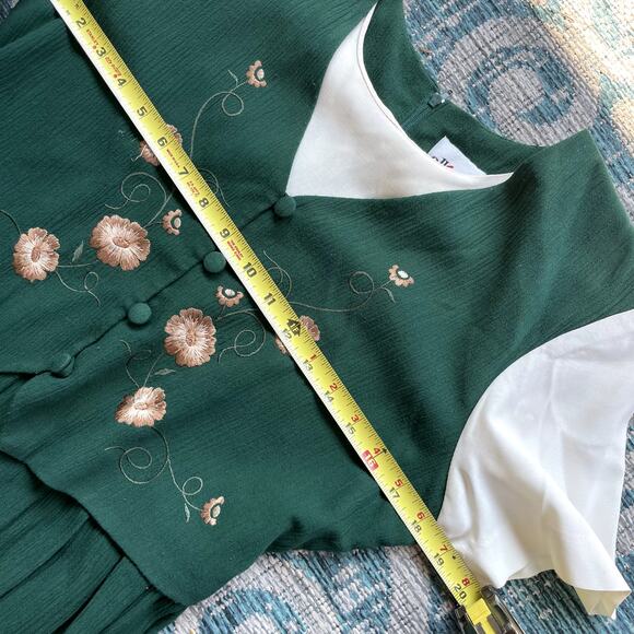 Allison-Che Green Floral Embroidered Cottagecore Prairie Dress - Picture 6 of 9